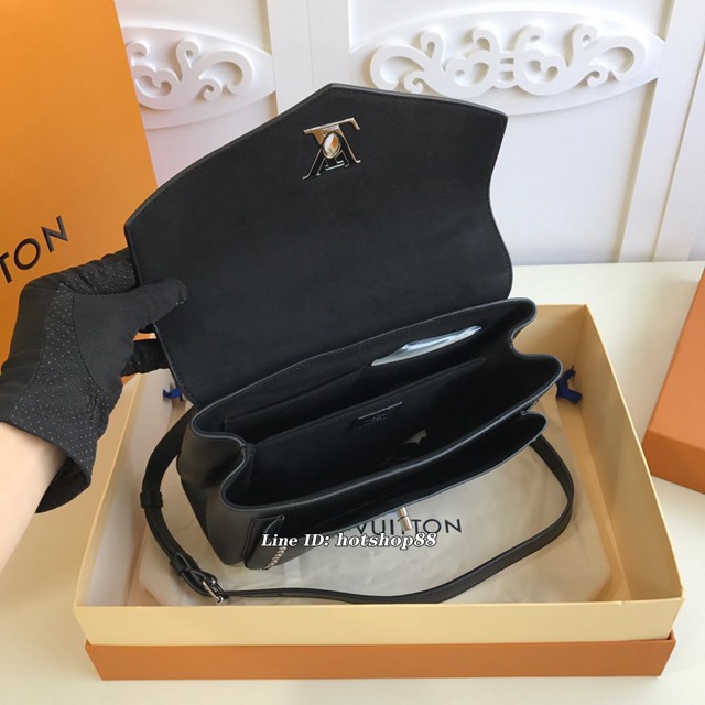 路易威登LV女包 M51494黑色 MyLockMe Studs手袋 銀色鉚釘 LV黑色牛皮手袋 xxlv2225